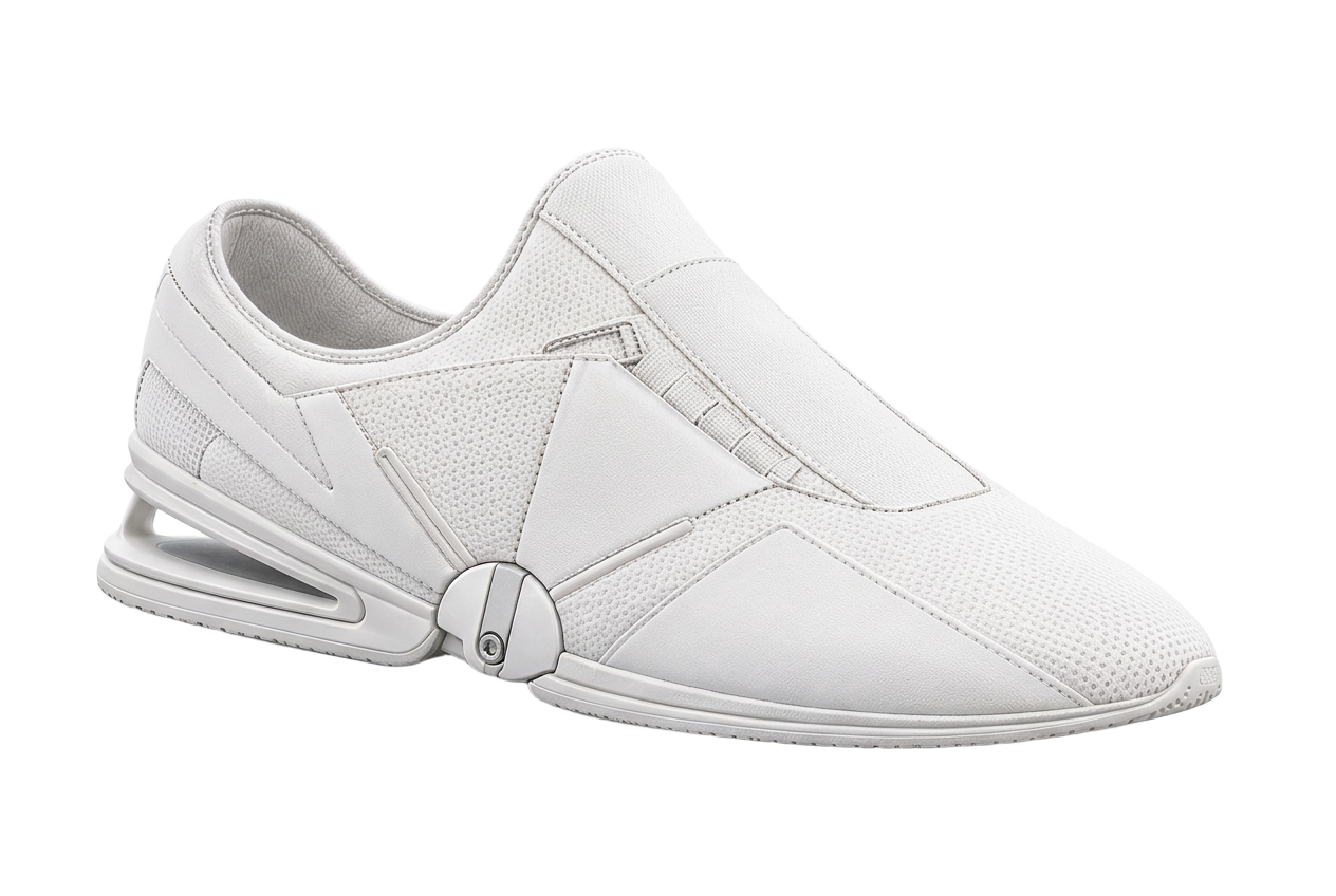 ELYYOU Air Shot Traveler sneaker with circular midfoot architecture